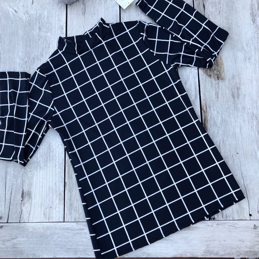 NWT rae republic navy/white geo pattern top sz L - Picture 1 of 4